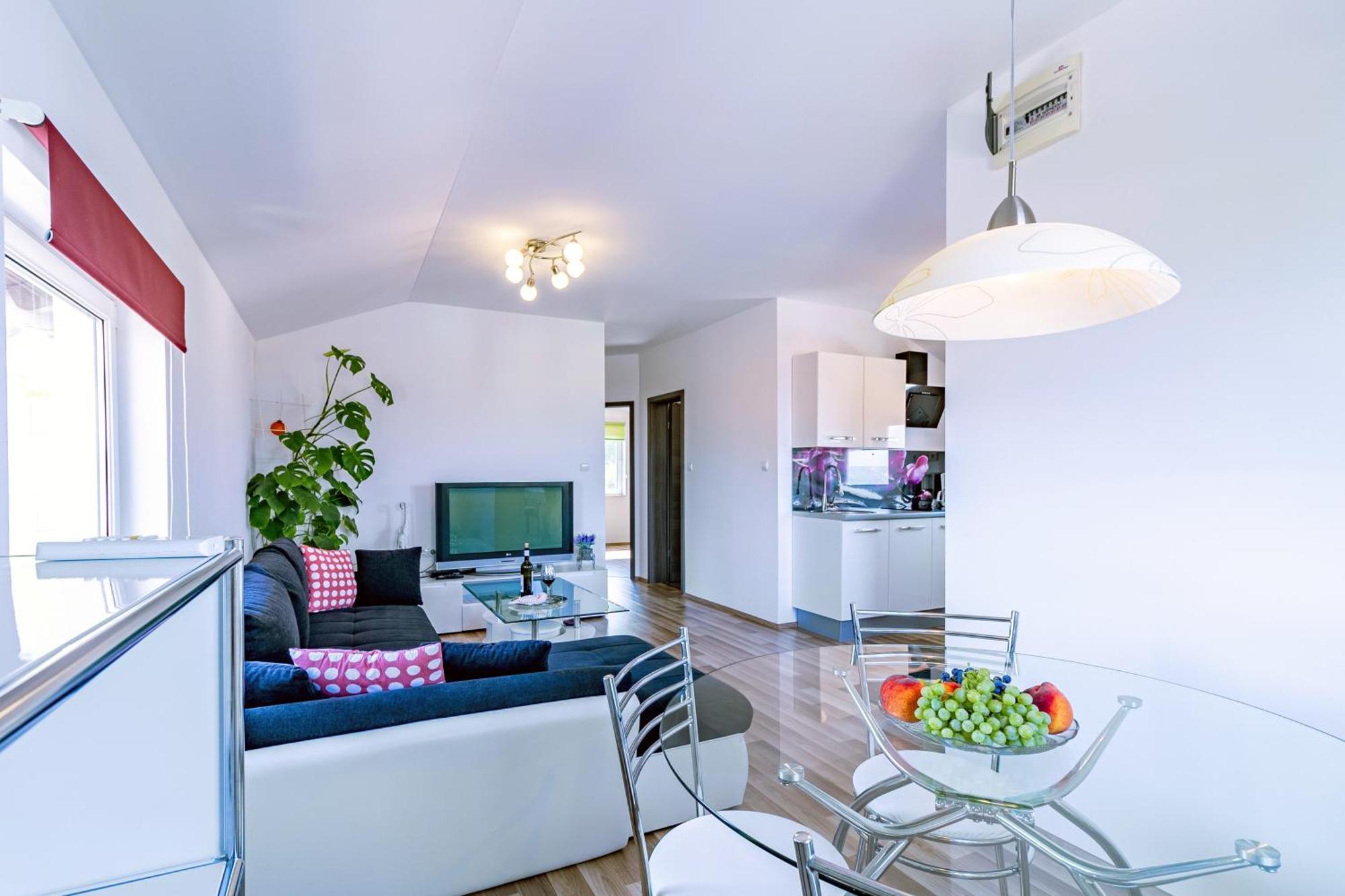 Apartments With A Parking Space Bilice, Krka - 13545 Sibenik Bagian luar foto